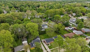 681 Archwood Dr, Ann Arbor, MI 48103