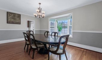 143 Oak St, Amityville, NY 11701