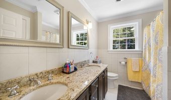 489 Main St, Acushnet, MA 02743