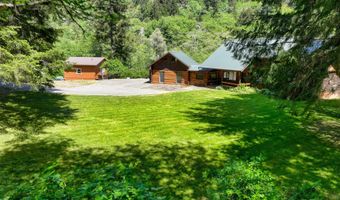 17285 RUSTIC Ln, Brookings, OR 97415