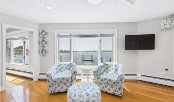 72 Marine Dr, Narragansett, RI 02882