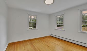 77 Hemlock Rdg, Berlin, CT 06037