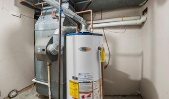 2050 Chalmers Dr, Ann Arbor, MI 48104