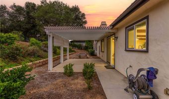 1671 Joshua Tree Ln, Fallbrook, CA 92028