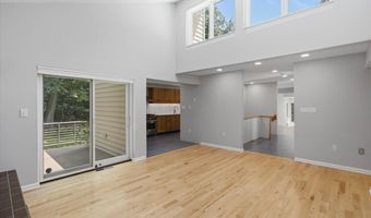 5 Newell Ct, Albany, NY 12204