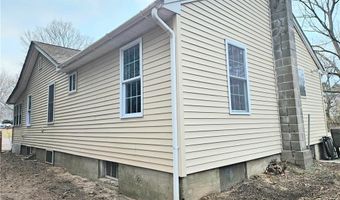 82 Wood St, Coventry, RI 02816