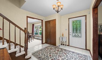 1507 W Plymouth Dr, Arlington Heights, IL 60004