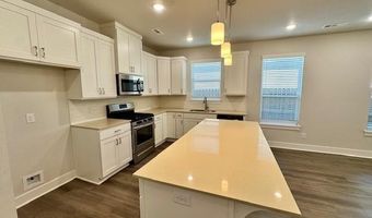 3909 SW Pecan Cir, Bentonville, AR 72713