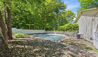 10 Sabin Dr, Airmont, NY 10901