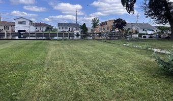 6336 Marina Dr, Algonac, MI 48001