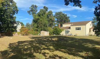 31 Melody Ln, Amityville, NY 11701