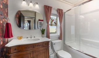 52 Road 8UC, Clark, WY 82435