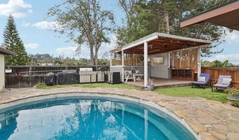 9535 Lakeview Dr, La Mesa, CA 91942