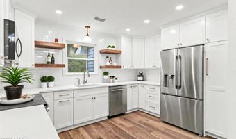 10 Chesterfield Lake Dr, Beaufort, SC 29906