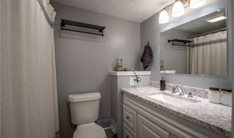 2730 Chelsea Dr, Akron, OH 44312
