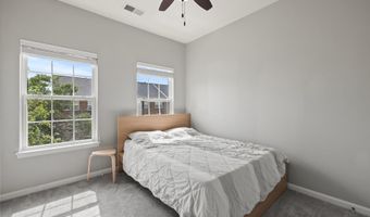 24687 KINGS CANYON Sq, Aldie, VA 20105