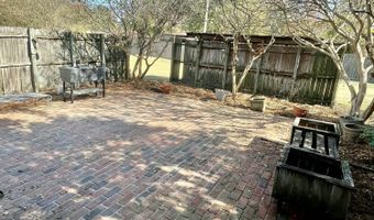 504 Holmes St, Belzoni, MS 39038