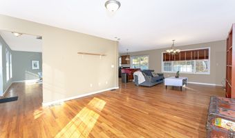 110 Oakwood Cir, Bristol, CT 06010