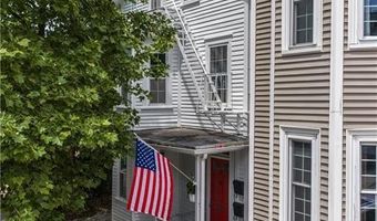 28 Young St 1, Newport, RI 02840