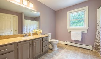 146 Old Sandown Rd, Chester, NH 03036
