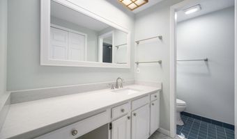 2225 Tilsby Ct, Ann Arbor, MI 48103