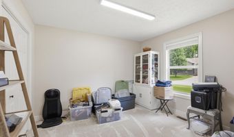 1027 Nickolas St, Aurora, MO 65605