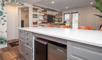 100 Renfrew Ave, Middletown, RI 02842