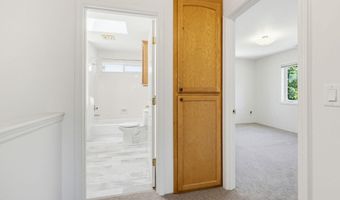 772 St Andrews Cir, Ashland, OR 97520