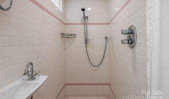 21 Lynwood Rd, Asheville, NC 28804