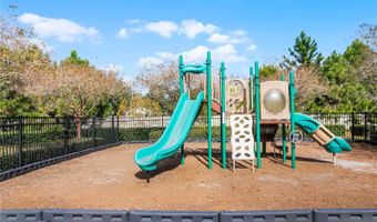 1335 E 10TH St, Apopka, FL 32703