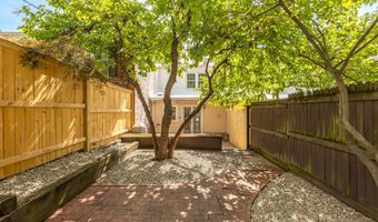 541 4TH St SE, Washington, DC 20003