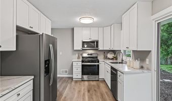 729 40th Ln, Anoka, MN 55303