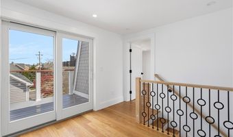 6 Sharon Ct, Newport, RI 02840