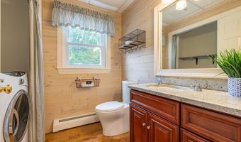146 Old Sandown Rd, Chester, NH 03036