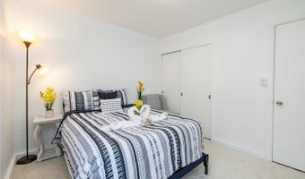 1209 N School St 102, Honolulu, HI 96817