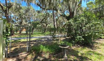 1403 Newcastle St, Beaufort, SC 29902