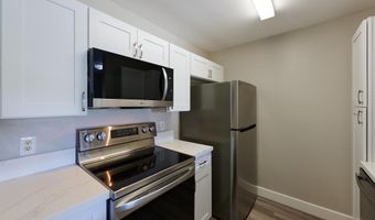 56 Kunihi Ln 323, Kahului, HI 96732