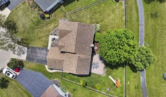 10 Hithergreen Ct, Algonquin, IL 60102