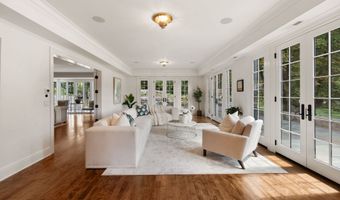 18 Tokeneke Trl, Darien, CT 06820