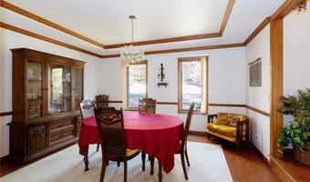 200 Greentree Cir, Aurora, OH 44202