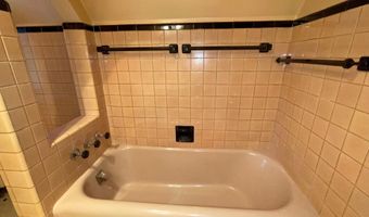 810 3rd St NW, Austin, MN 55912
