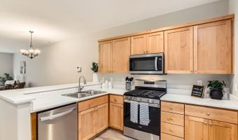 18445 SW STEPPING STONE Dr 16, Beaverton, OR 97003