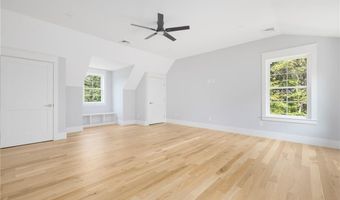 35 Beech Crest Rd, East Greenwich, RI 02818