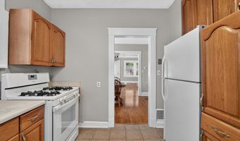 30 W Park Ave, Avenel, NJ 07001