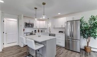 66 Girard Ave 423, Newport, RI 02840
