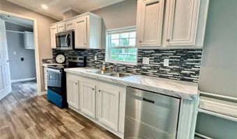 55744 HOLIDAY Cir, Astor, FL 32102