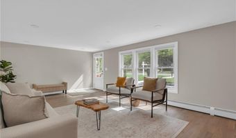 115 Hill Top Dr, Johnston, RI 02919