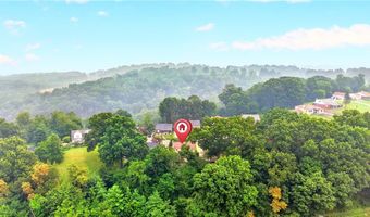 3 Solar Dr, Ambridge, PA 15003