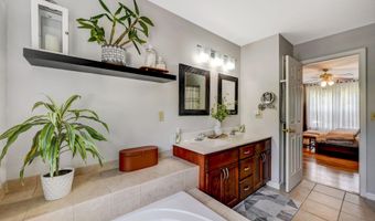 251 Scenic Dr, Blakeslee, PA 18610