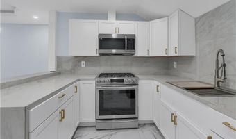 458 High St 3-L, Central Falls, RI 02863